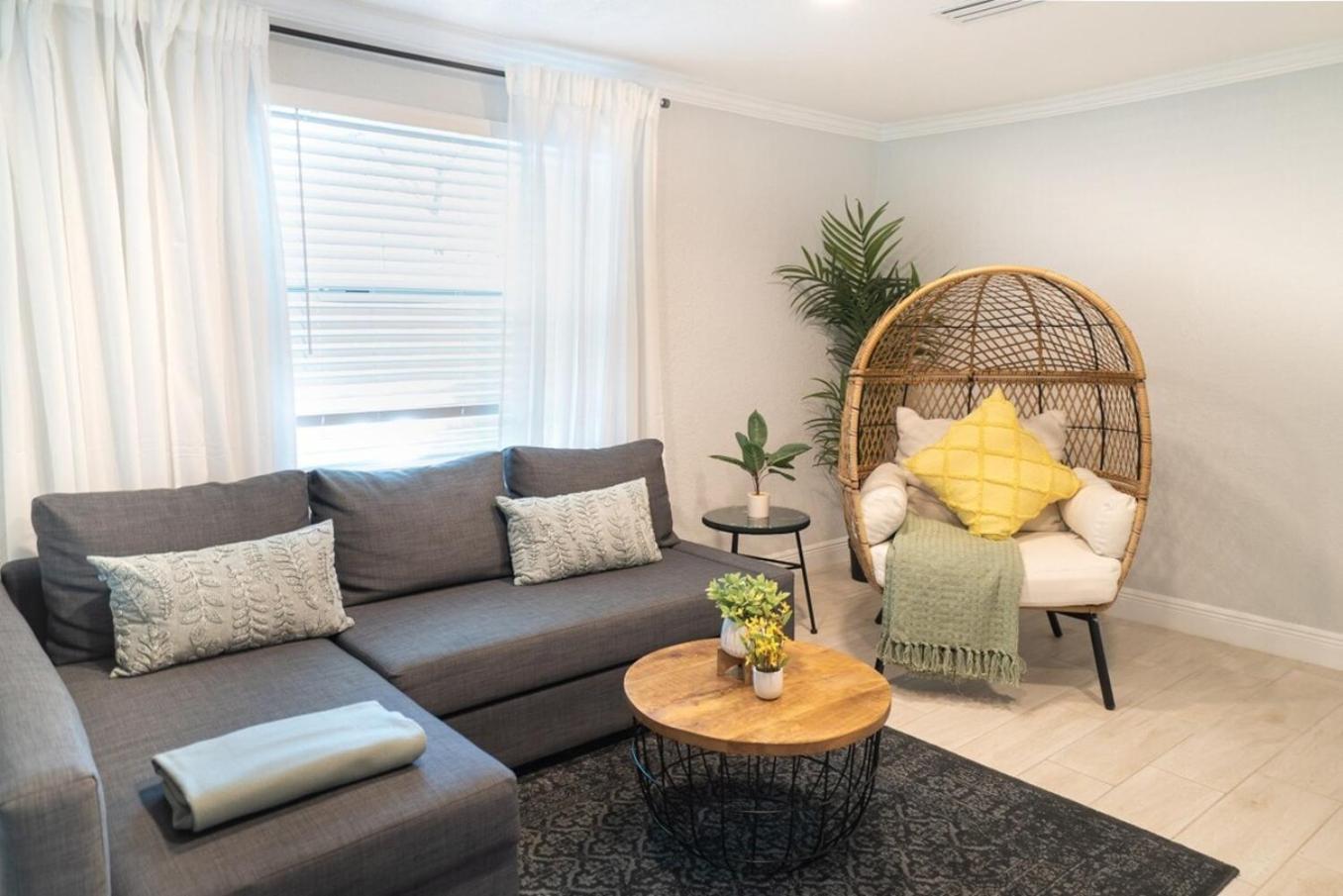Holiday home Tranquil & Fully Renoveted Near Busch Gardens *