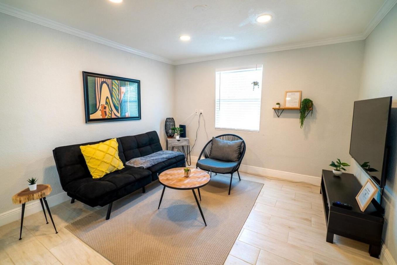 Tranquil & Fully Renoveted Near Busch Gardens Holiday home *